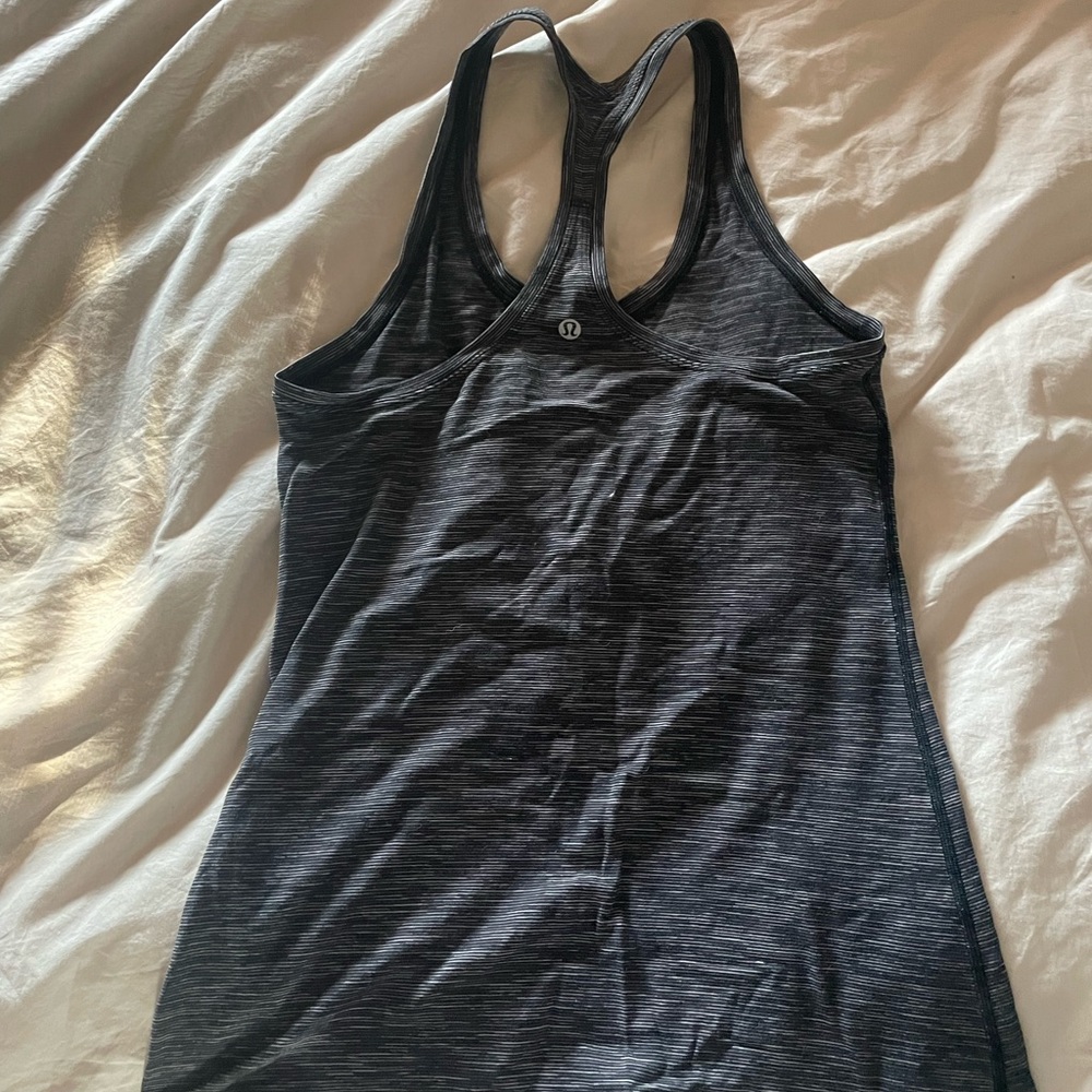 Lululemon workout top